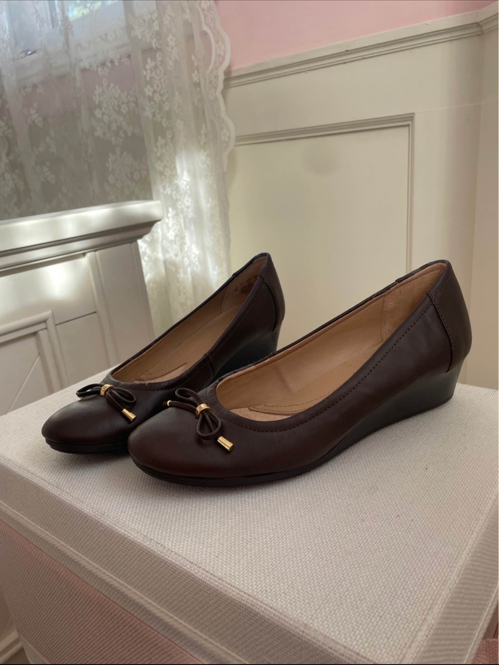 Naturalizer Dark Brown Leather Wedge Ballet Flats with Bow Accent